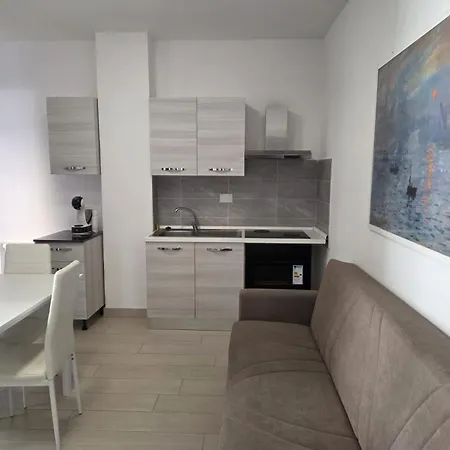 Morelli - Via Fratti 2 Daire