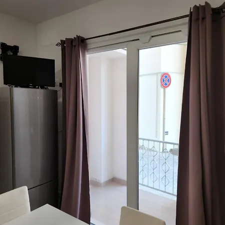 Morelli - Via Fratti 2 *