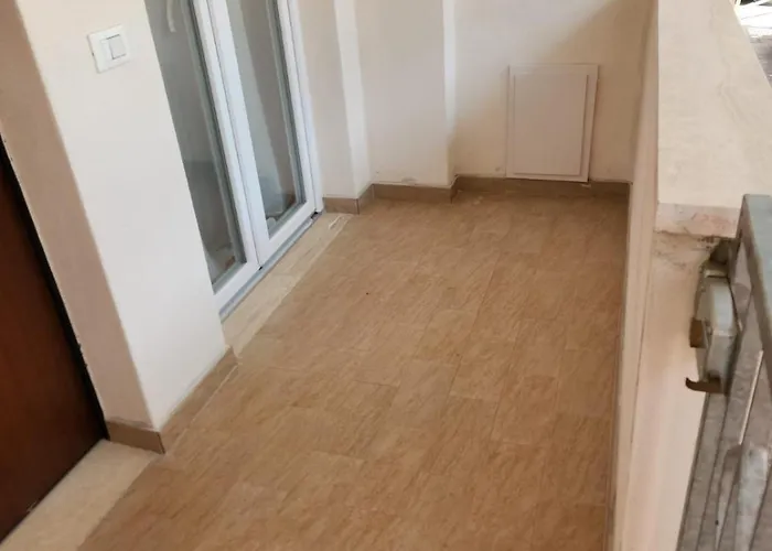 Morelli - Via Fratti 2 * Follonica